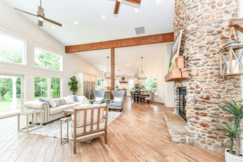 Living room at 11410 E 300 N, Sheridan, IN
