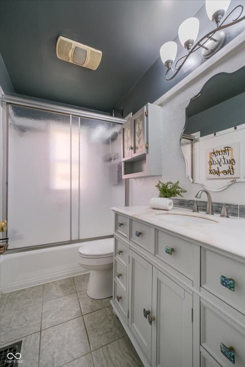 Photo of 610 W Hanna Avenue, Indianapolis, IN