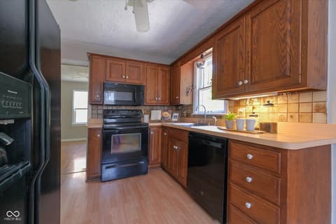 Photo of 610 W Hanna Avenue, Indianapolis, IN