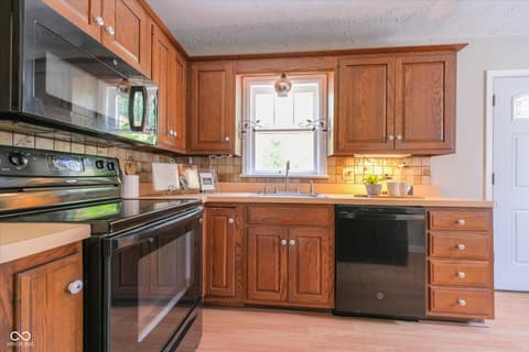 Photo of 610 W Hanna Avenue, Indianapolis, IN