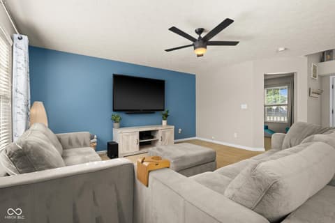 Living room at 14934 Alysheba Drive, Noblesville, IN