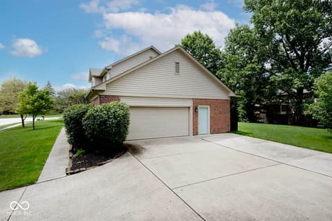 Photo of 4826 Essex Court, Carmel, IN