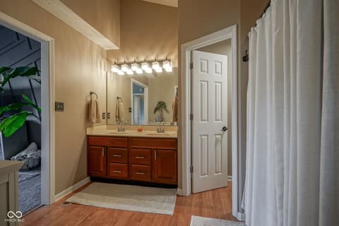 Photo of 12854 Sweet Briar Parkway, Fishers, IN
