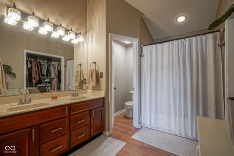 Photo of 12854 Sweet Briar Parkway, Fishers, IN
