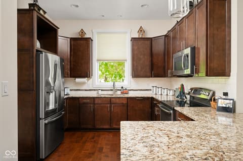 Photo of 7612 Beekman Terrace, Zionsville, IN