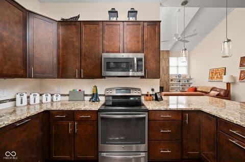 Photo of 7612 Beekman Terrace, Zionsville, IN