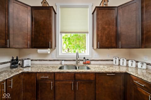 Photo of 7612 Beekman Terrace, Zionsville, IN