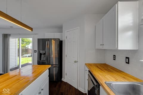 Photo of 550 Jayson Circle, Westfield, IN