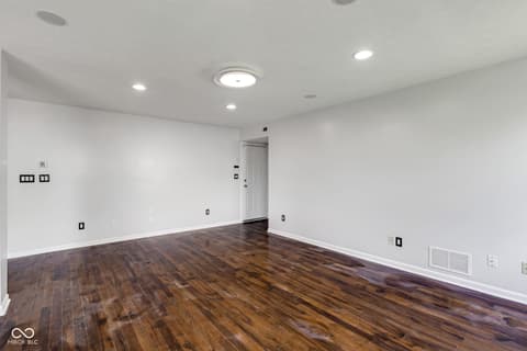 Photo of 550 Jayson Circle, Westfield, IN