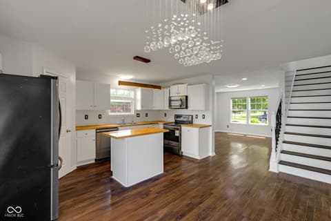 Photo of 550 Jayson Circle, Westfield, IN