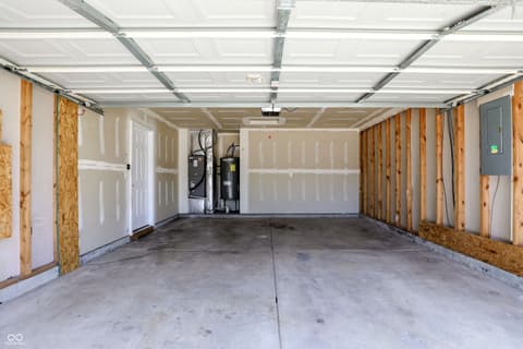 Garage at 15487 Dry Creek Road, Noblesville, IN