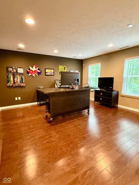 Family room at 9098 Rider Drive, Fishers, IN