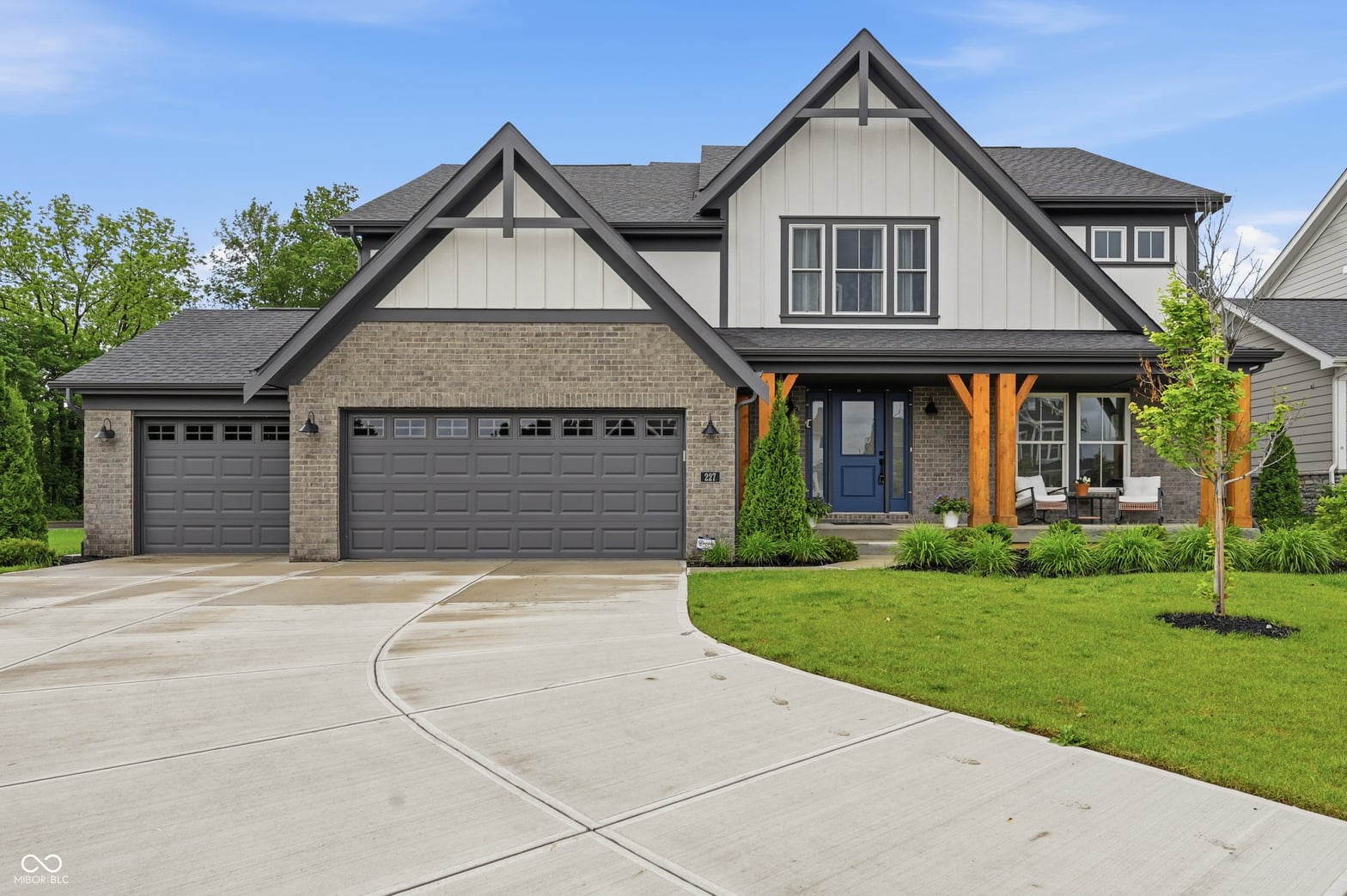Photo of 227 Oakhurst Way, Westfield, IN