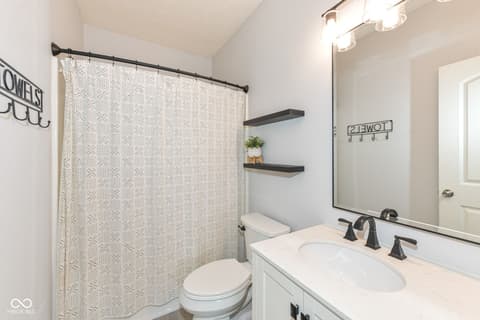 Primary bathroom at 1410 Bigleaf Circle, Sheridan, IN