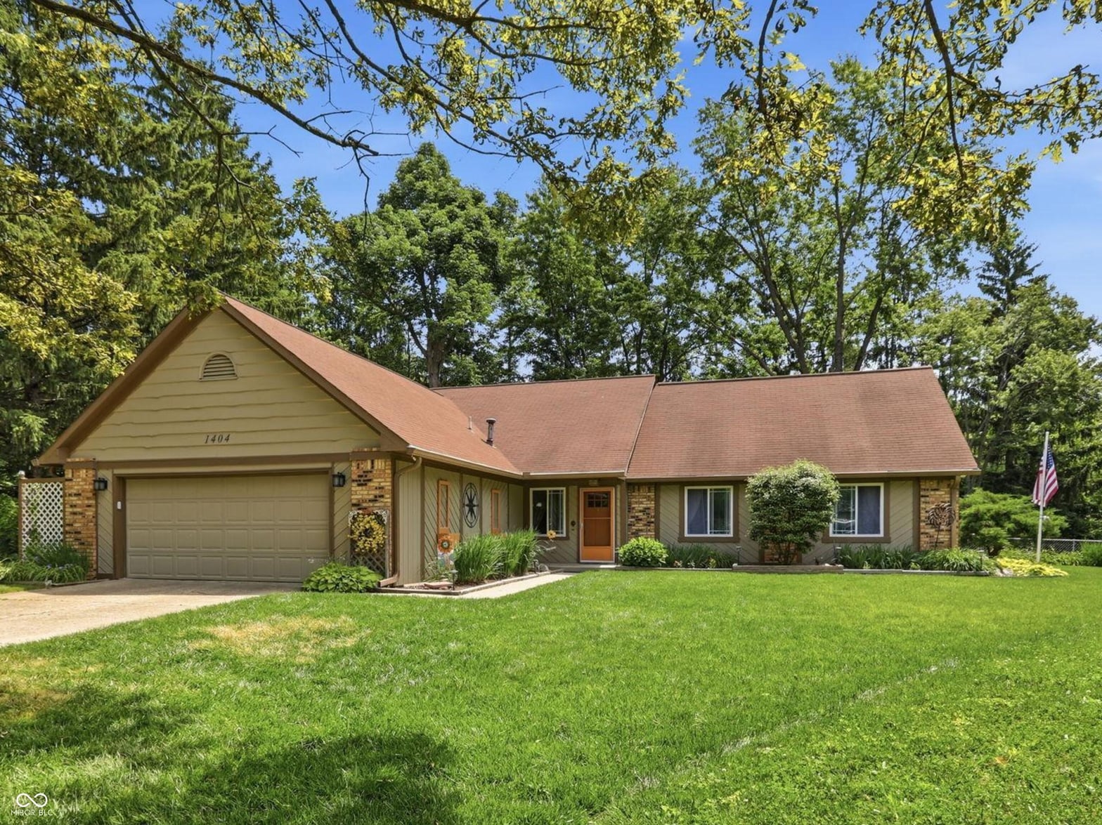 Front exterior at 1404 Delbrook Circle, Indianapolis, IN