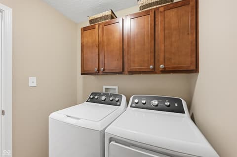 Photo of 563 Flint Boulevard, Fortville, IN