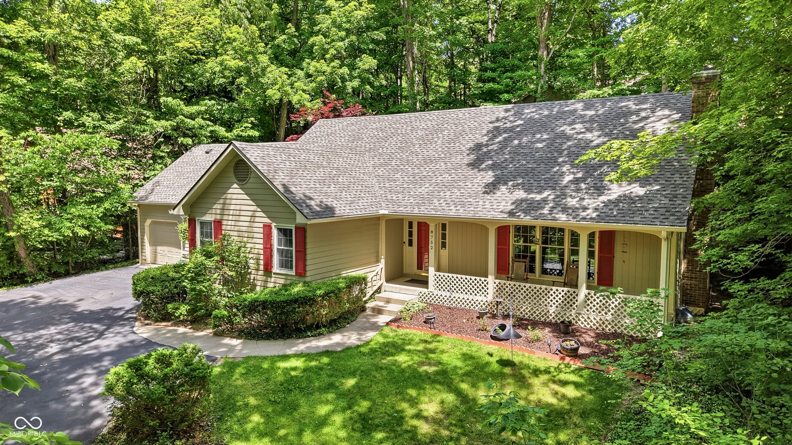 Photo of 8752 Log Run Drive S, Indianapolis, IN
