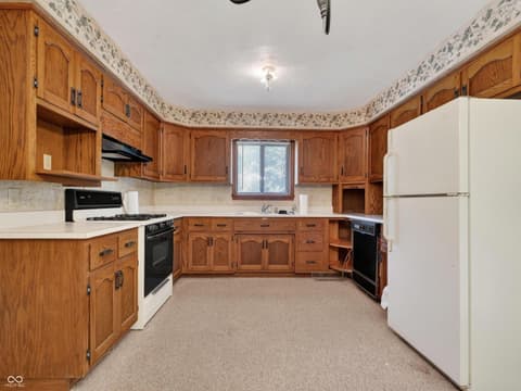 Photo of 8782 Surrey Drive, Pendleton, IN