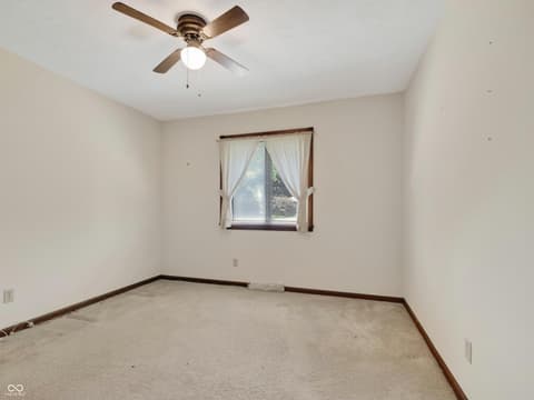 Photo of 8782 Surrey Drive, Pendleton, IN