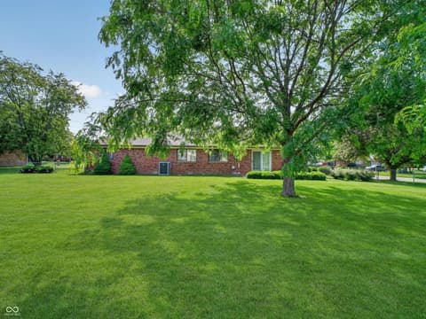 Photo of 8782 Surrey Drive, Pendleton, IN