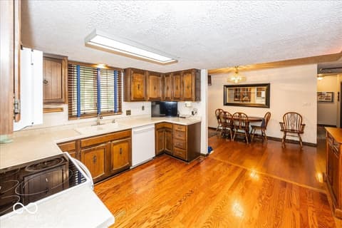 Kitchen at 11520 Timberlane Drive, Fishers, IN