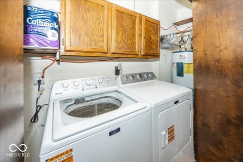 Laundry room at 11520 Timberlane Drive, Fishers, IN