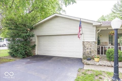 Garage at 11520 Timberlane Drive, Fishers, IN