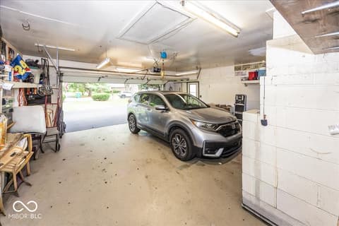 Garage at 11520 Timberlane Drive, Fishers, IN