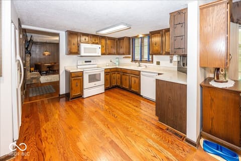Kitchen at 11520 Timberlane Drive, Fishers, IN
