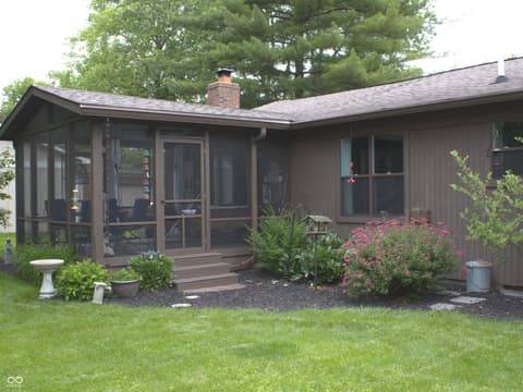 Bonus room at 603 Tulip Court, Noblesville, IN