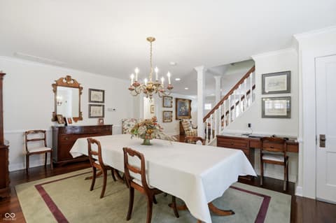 Photo of 810 W Pine Street, Zionsville, IN