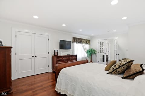Photo of 810 W Pine Street, Zionsville, IN