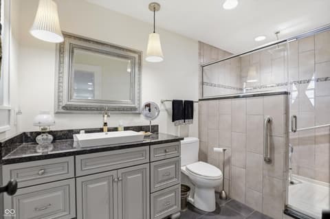 Photo of 810 W Pine Street, Zionsville, IN