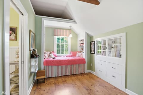 Photo of 810 W Pine Street, Zionsville, IN