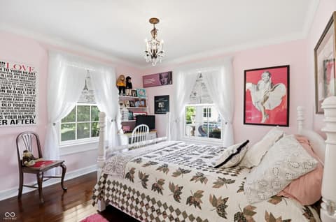 Photo of 810 W Pine Street, Zionsville, IN