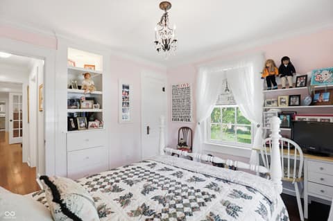 Photo of 810 W Pine Street, Zionsville, IN