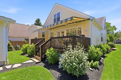 Photo of 810 W Pine Street, Zionsville, IN