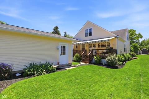Photo of 810 W Pine Street, Zionsville, IN