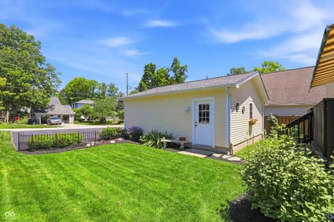 Photo of 810 W Pine Street, Zionsville, IN