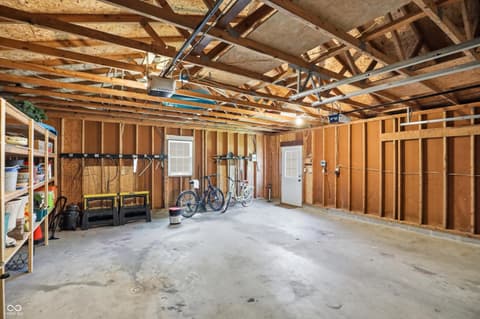 Photo of 810 W Pine Street, Zionsville, IN