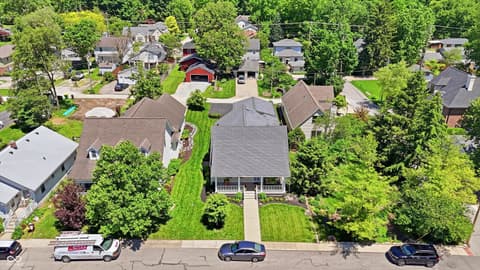 Photo of 810 W Pine Street, Zionsville, IN