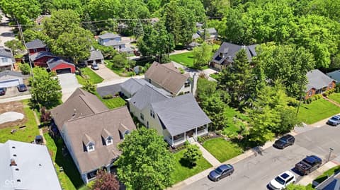 Photo of 810 W Pine Street, Zionsville, IN