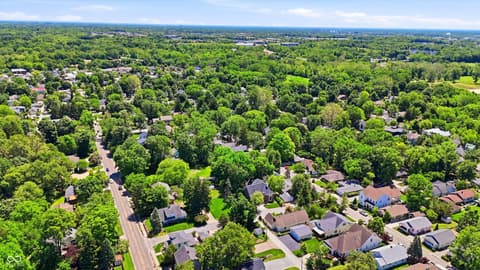 Photo of 810 W Pine Street, Zionsville, IN