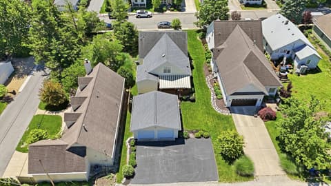 Photo of 810 W Pine Street, Zionsville, IN