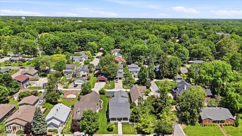 Photo of 810 W Pine Street, Zionsville, IN