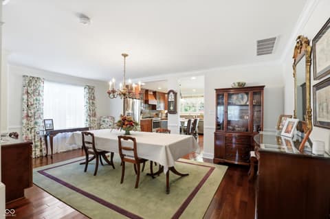 Photo of 810 W Pine Street, Zionsville, IN