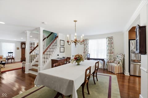 Photo of 810 W Pine Street, Zionsville, IN