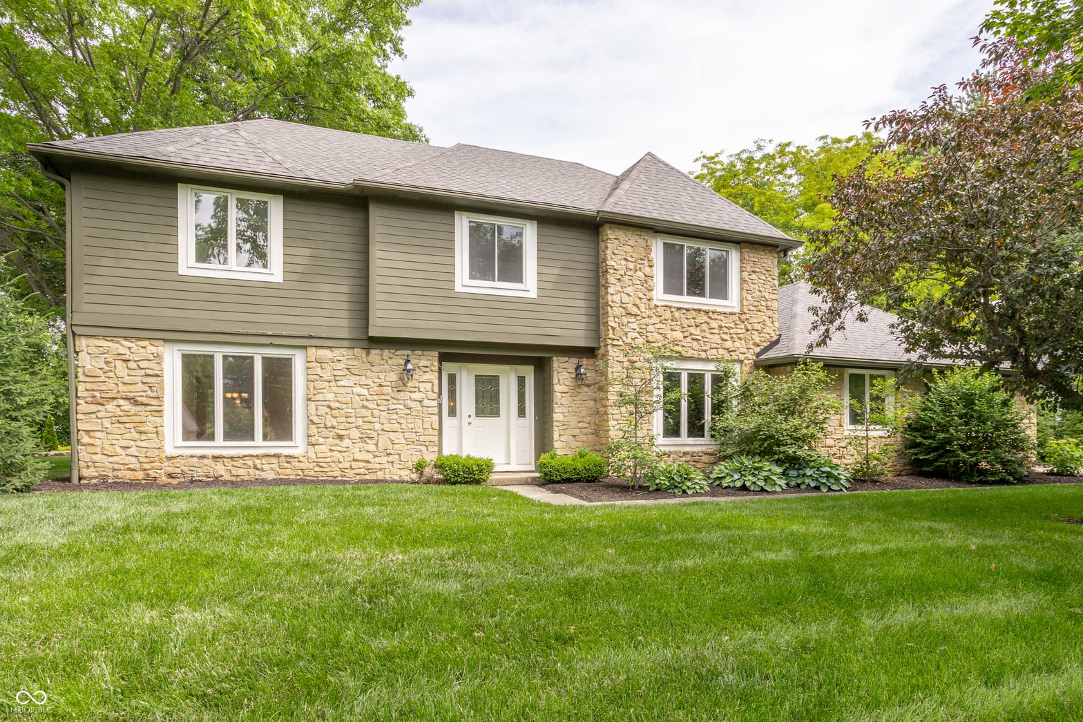 Photo of 1030 Maxwell Lane, Zionsville, IN