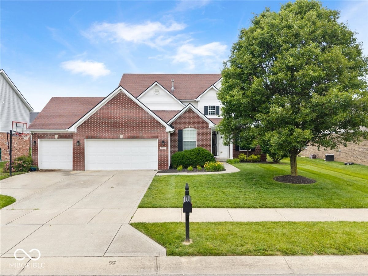 Photo of 8702 N Autumnview Drive, McCordsville, IN