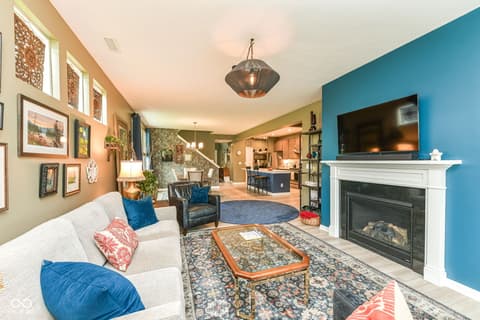 Living room at 927 Tuxedo Drive, Westfield, IN